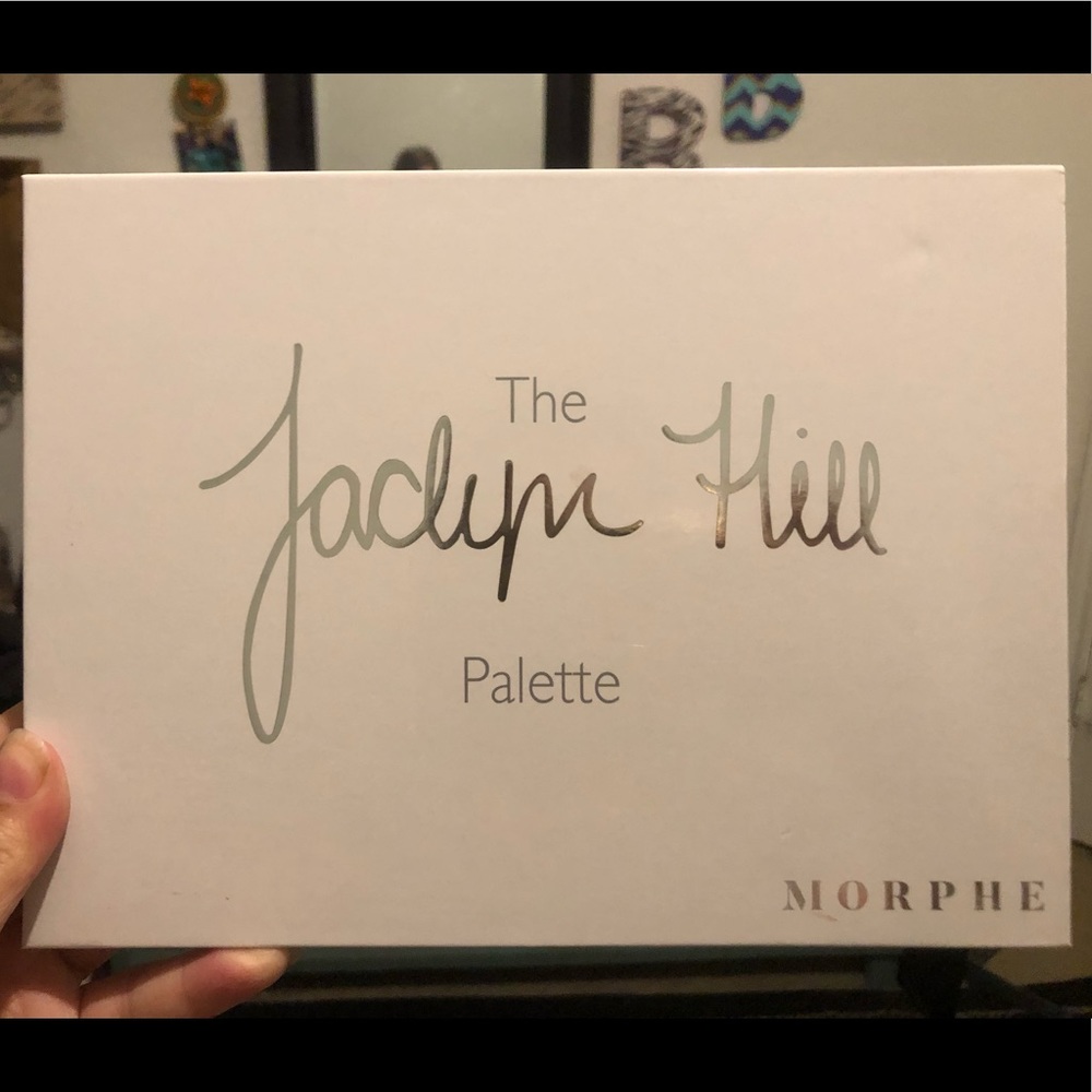 The Jaclyn Hill x Morphe eyeshadow pallete.